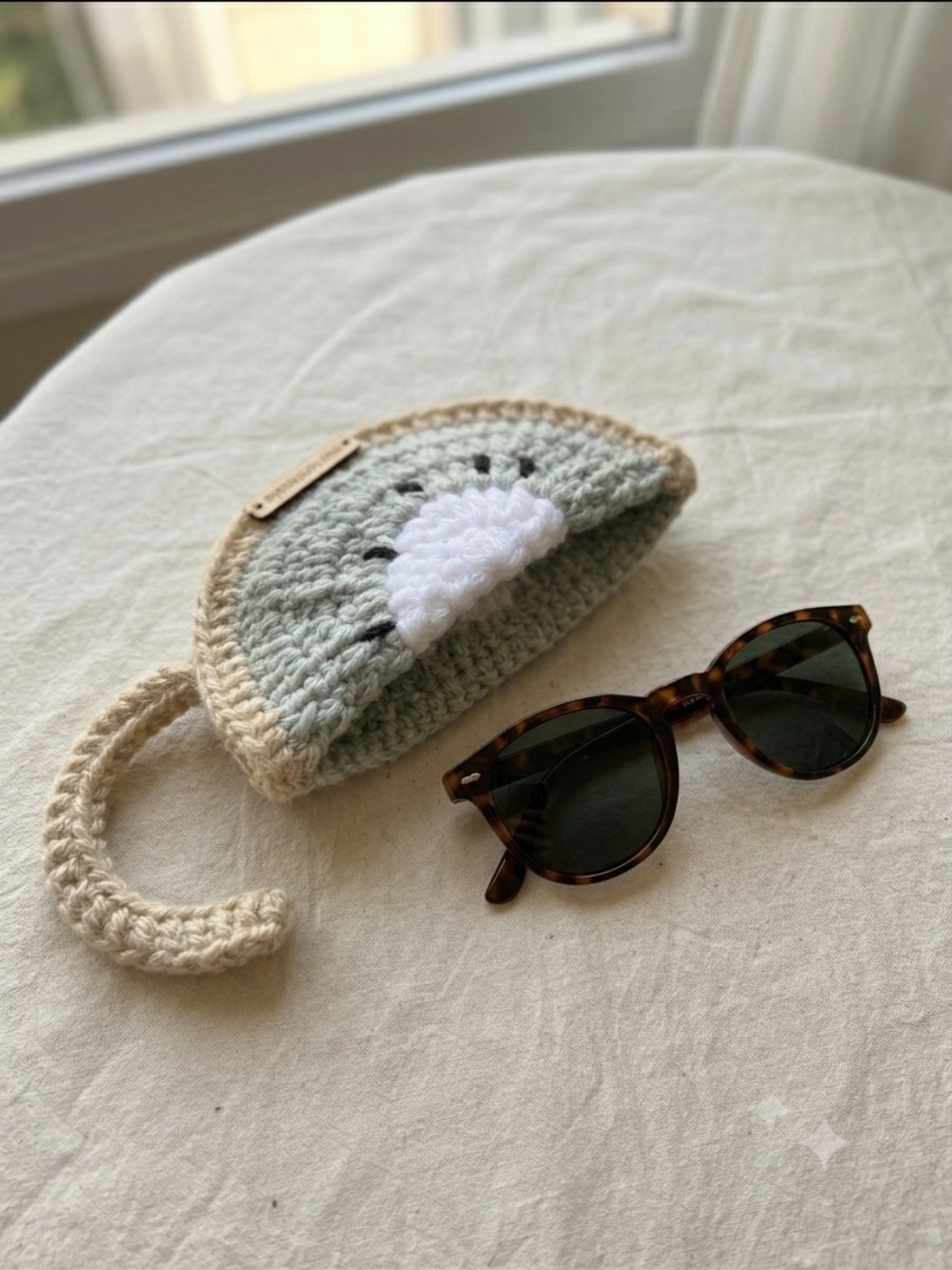 Handmade Crochet Kiwi Sunglasses Case Pouch with Magnetic Snap Closure - Picture 2 of 5